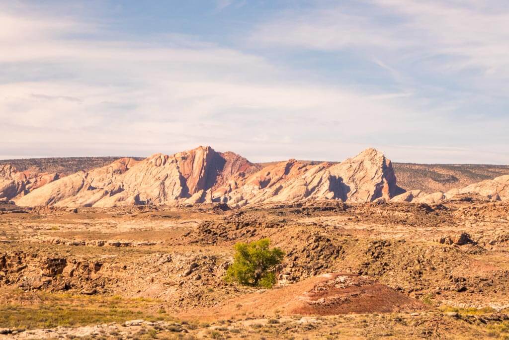 Klusjesman duurzame grondstof Vlucht Driving from Moab to Capitol Reef National Park, Utah – Camera and a Canvas